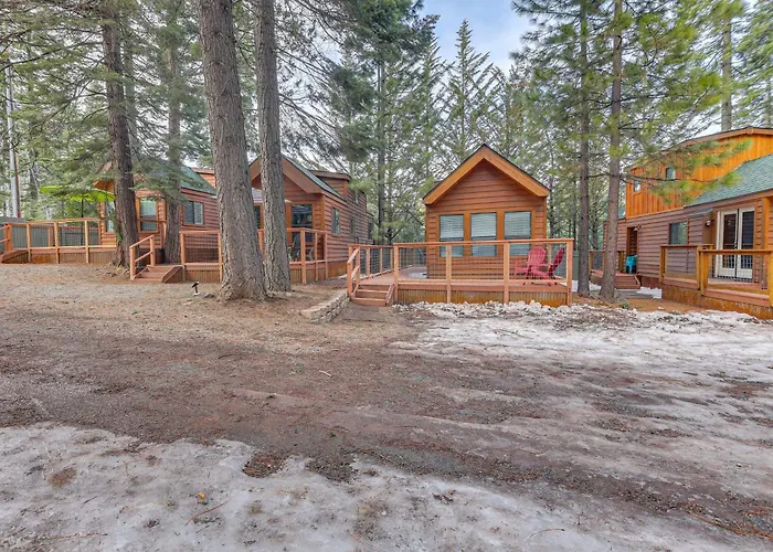 Cozy & Restful Cabin, 2 Blocks To Lake Almanor