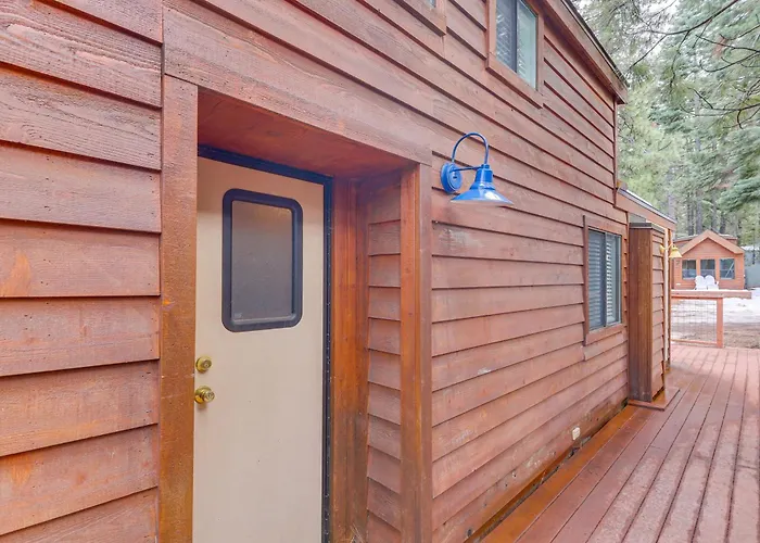 Cozy Lake Almanor Cabin, Outdoor Adventures Galore