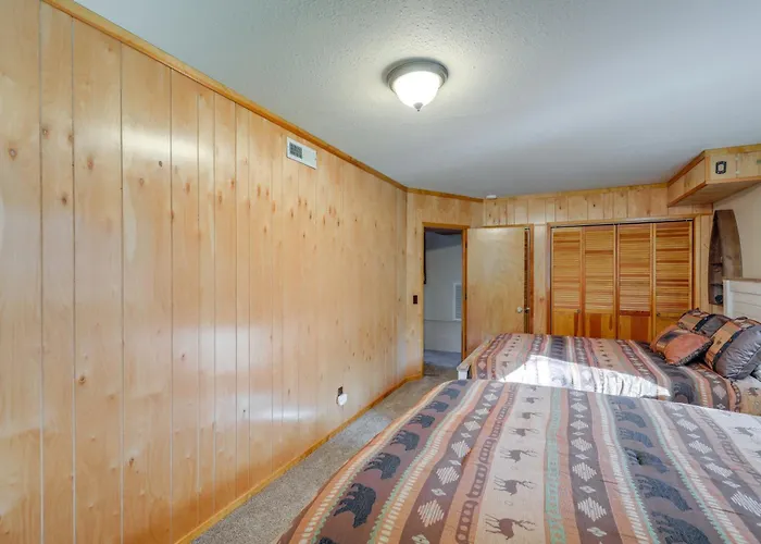 Quiet Cabin W/ Deck: Near Lake Almanor!