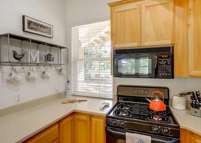 Game Room & On-Site Golf Course! Lake Almanor Home