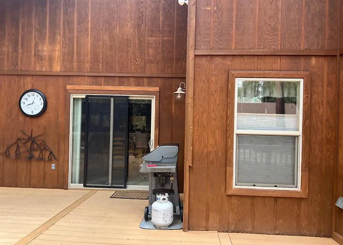 Tranquil Lake Almanor Black Bear Cabin Central A/C